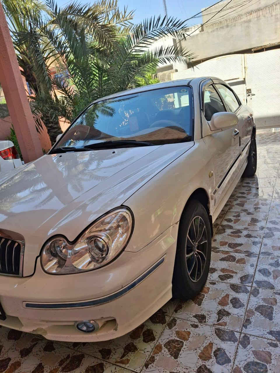 السلام عليكم هونداي سوناتا 2001 خليجي وفود محرك 2000 دوش خط واحد داخل صاج كير محرك مكفول مصبوغه عام للجماليه بدون اي حادث تبريد ثلج تدفئه شغاله صدر أمامي خلفي جديد تخم تاير سنويه هزه جديده غرفتها نظيفه السعر 68 مكاني بعقوبه للتواصل ***********
