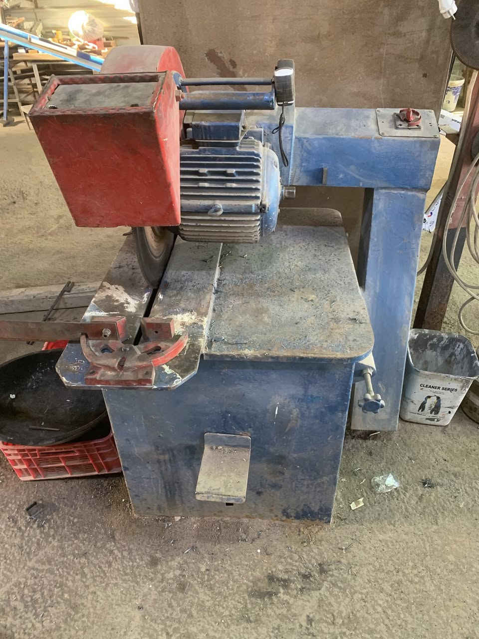 للبيع كتر 5-7 حصان طكتين  سع 550 الف وبيه مجال حلّه شارع 80 /***********
