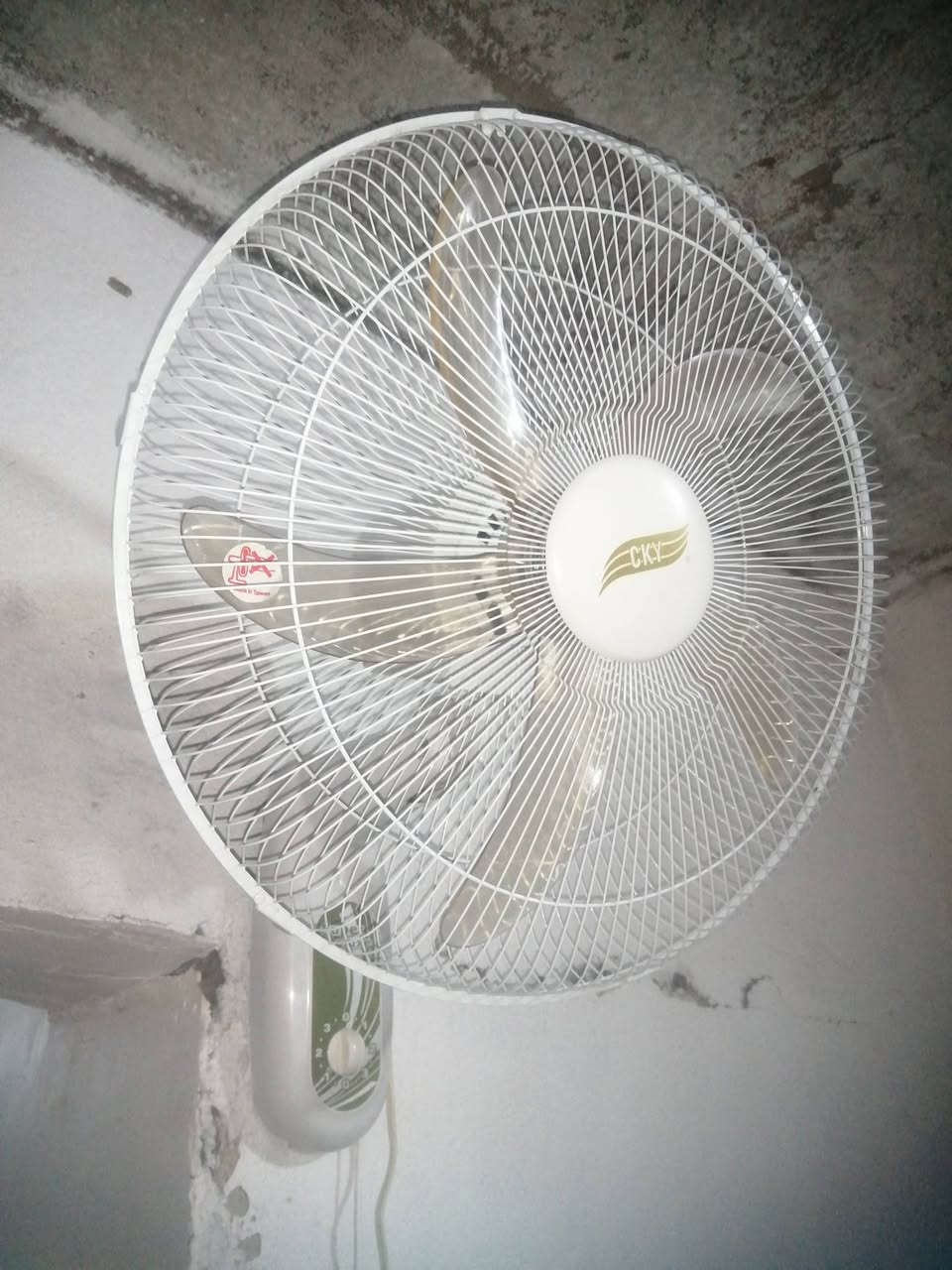 صوبه غازيه كهربائيه سعره ٥٥ مبرده اخت جديده سعره ٧٠ مروحه جديده ٢٥ تلفزيون سعره ١٥ مكاني الديوانيه شارع الوكفه *********** بي واتساب
