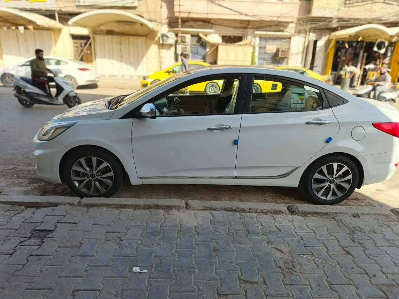 سياره اكسنت موديل 2018 محرك 1600ماشيه 67 رقم بغداد بسمي رقم الهاتف ***********
