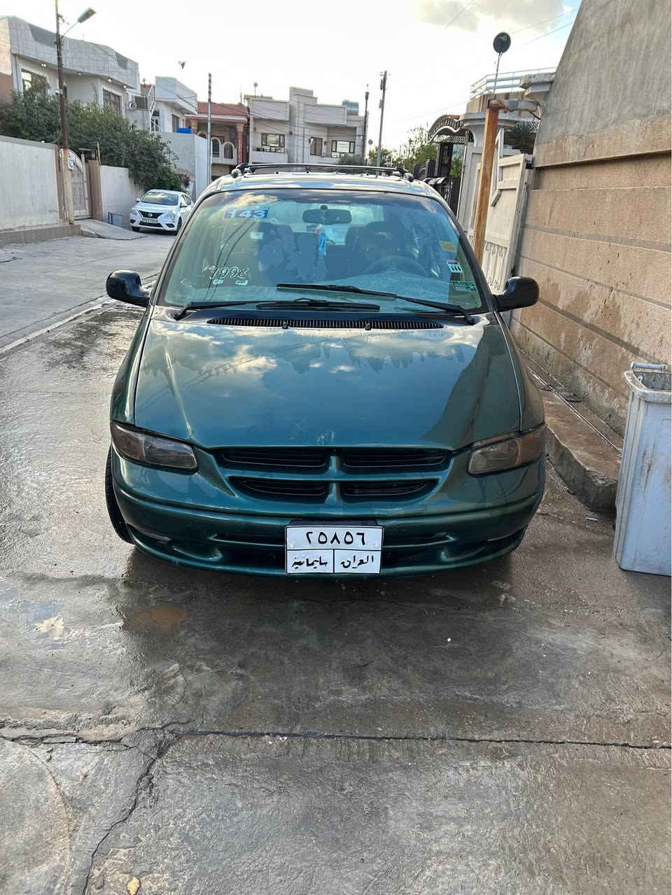 السلام عليكم ورحمته الله وبركاته 
سياره دوج كرفان 
موديل 1998 صبغ عام 

للبيع بسعر  47 ورقه  
كير ومحرك  مبدل الى 
تويويتا كاميري (2000)ام الجف 
اربعه اسطوانات 

تبريد قطعه واحد شغال بدون عيب 

السنوية ينتهي اب 2026 شهر السادس 
صاحب السنوية اب كركوك 
شرط التحويل 
مكان السيارة كركوك
غير متواجد علا الفيس 
رقمي الاسيا 
***********
رقمي  الاثير 
*********** كركوك, العراق
