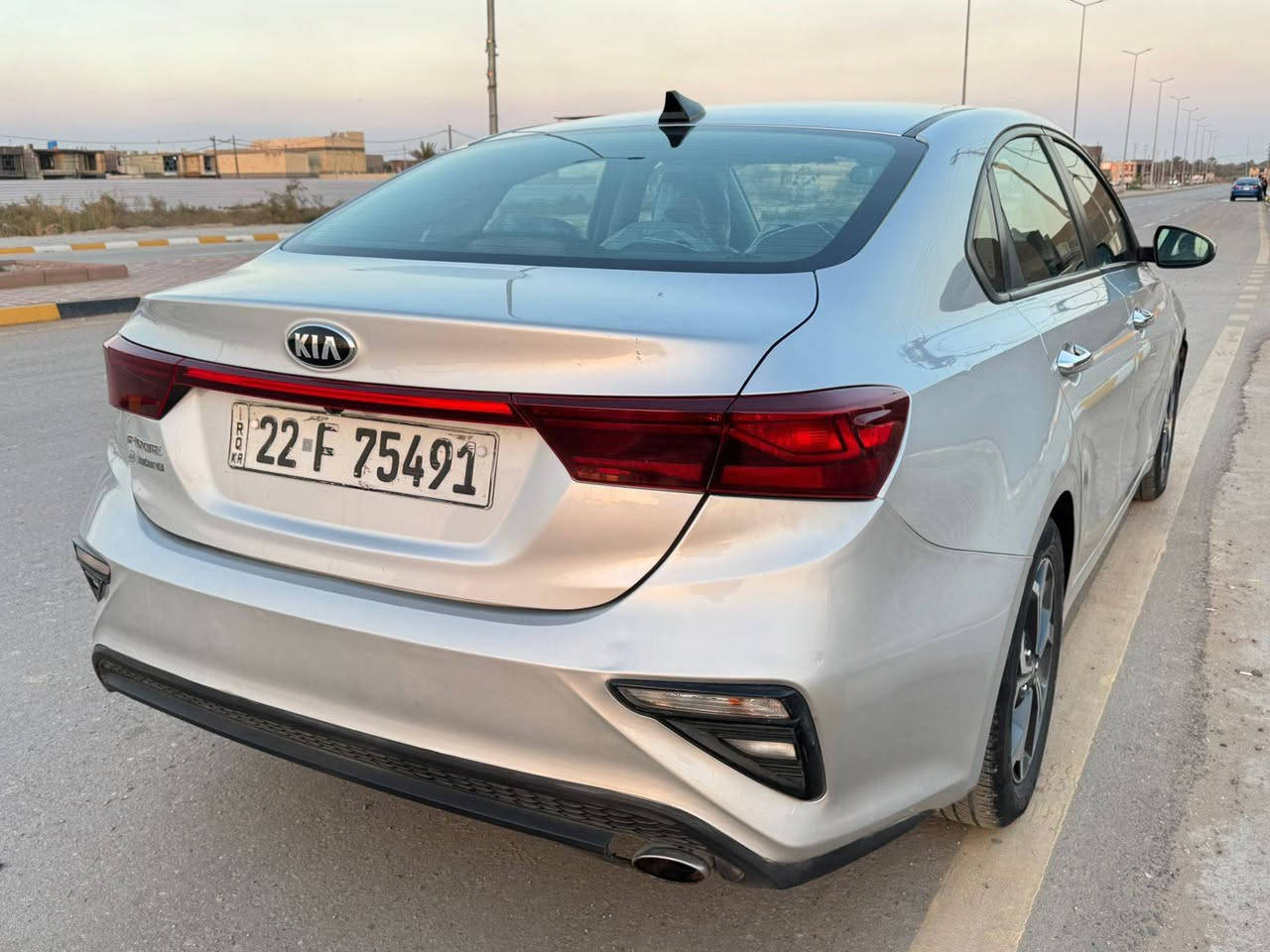 سلام عليكم للبيع كية فورتي موديل  2020 بسمي هزة وسنويه جديدة كير ايتي مرغوب سيارة بيه 3 قطع صبغ بدون دواخل  محرك 2000 دووش/ السعر 122 مكانه قضاء الصويرة اتصل/
***********
