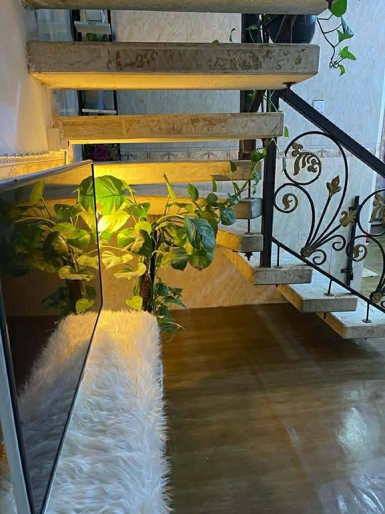 بيع مستعجل مستعجل تم تنزيل من سعر بيت  بسبب ضرف من 127 الى 115 قفل قفل  بيع مستعجل عقار للبيع ملك صرف مساحته 100متر 
واجهه 5 ونزال  20
عرض الشارع 10متر 
طابقين كامل ماكو نقص 
الطابق الارضي استقبال وكلدور وصحيات ومطبخ والارضيه كاشي 
والطابق الثاني غرفتين وكلدور وصحيات يبعد عن شارع 60 تقريباً 350 م البيت نظيف بناء 2015
العنون شارع 60 شارع الكرينات عمود 209
رقم التلفون /*********** شراي يتصل على الرقم يكول من طرف دعاء امانه الله ورسوله عليه يكول
