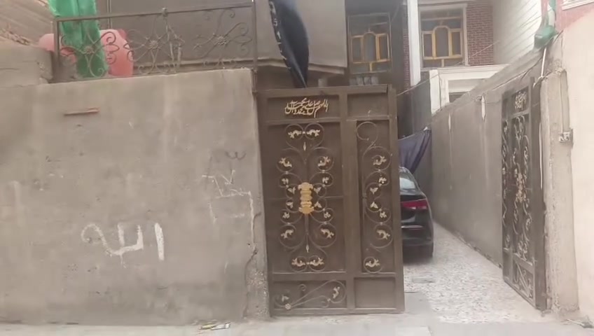 البيت للبيع طابوا زراعي 
مساحة 250 م تقريبأ يتكون من اربع غرف وبراني البناء طابقين كونكريت مسلح 
العنوان/ الشرقي الجديدة خلف مدرسة اشبيله للاستفسار اتصل على الرقم ***********
