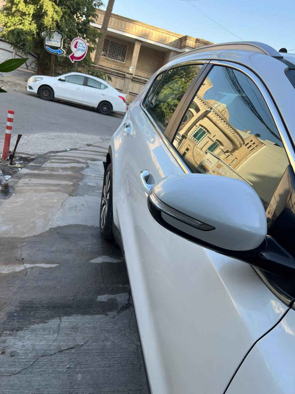 السلام عليكم       مكفوله من الصبغ  بدون بارد
كيا سبورتج 2018 خليجي 
ماشيه 133 الف
شاشه  كامره 360 
صدر امامي خلفي جديد 
تخم تايرات جداد 
لايت زنون بلوجكترات زنون 
اناره سستم داخليه 
كشنات جلد. 
اشاير مري  
السعر 177 مكان السيارة المنصور
‭٠٧٩٠ ٣٧١ ٧٦٥٣
