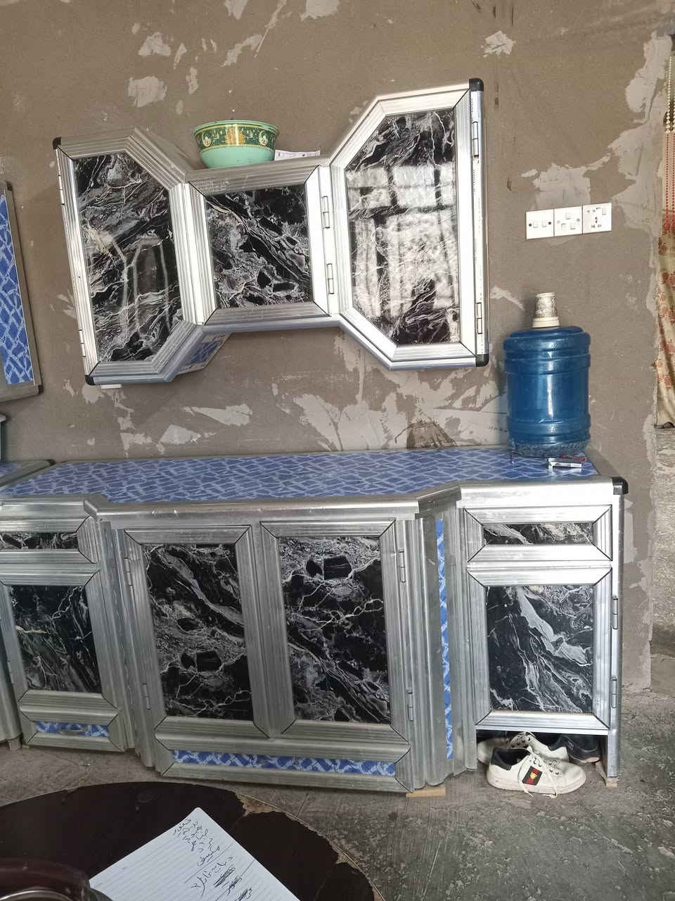 كاونتر للبيع ٨ قطع بغداد جسر الفرنسي بيع مستعجل الانه ماعندي مكان ***********
