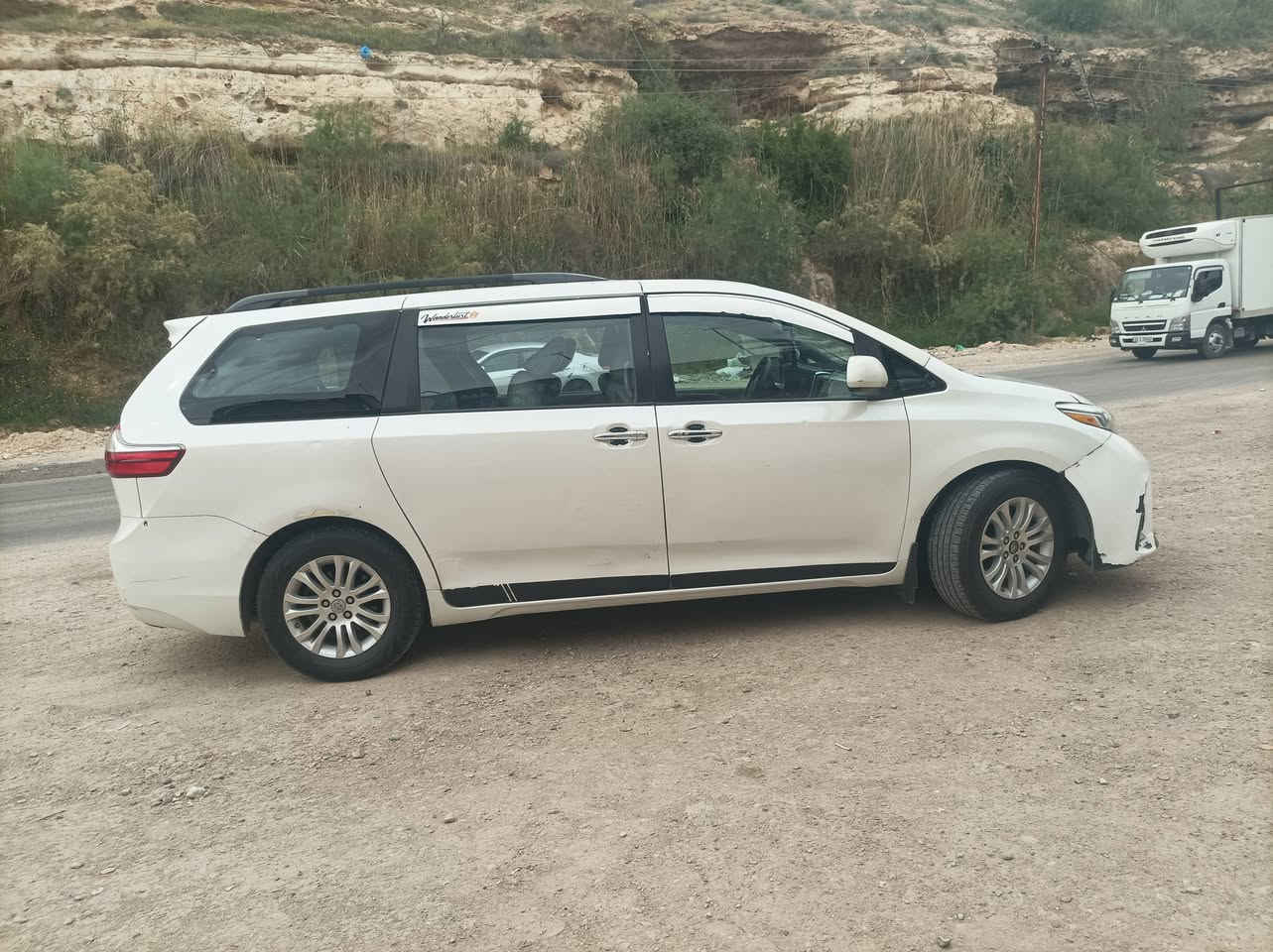 السلام عليكم ورحمة الله وبركاته
🌹 عيدكم مبارك وكل عام وأنتم بخير 🌹
للبيع — تيوتا Toyota Sienna فول مواصفات XLE
موديل 2016
✨ سيارة عائلية مرتبة وجاهزة للاستخدام
✨ نظافة ممتازة واستعمال مريح
✨ السعر مناسب جداً وبيه مجال للجاد
🔹 المواصفات:
ماشية تقريباً 520 ألف ميل
أبواب كهرباء كاملة
صندوق كهرباء
تشغيل بصمة
فتحة سقف بالقُمرة
السيارة جاهزة شغل واطلع بدون مصاريف
🔹 الفحص والحالة:
الشاصي مكفول من أي ضرر
جاملق أمامي مبدل والبنيد مصبوغ بأمريكا
بالعراق 3 قطع صبغ فقط أثر طگة بسيطة بدون دواخل
رقم أربيل الجديد
السنوية لغاية 2030
الهزة تنتهي شهر 7
💰 السعر: 165 وبيه مجال بعد المعاينة
👌 اقتنع بالسيارة وادلل
📞 للاستفسار: ***********
                    
                     : ‏‪0751 336 5249‬‏ 

📍 مكان السيارة: الحبانية ------ الرمادي ------ الفلوجه
