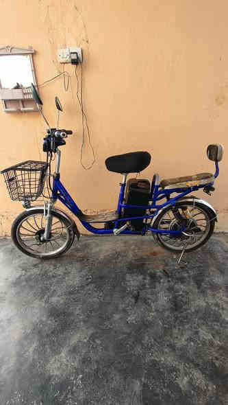 بايسكل شحن حجم 20  نوعيه البايسكل دراجه بغداد للبيع 300 الف للتواصل هذا الرقم ***********
