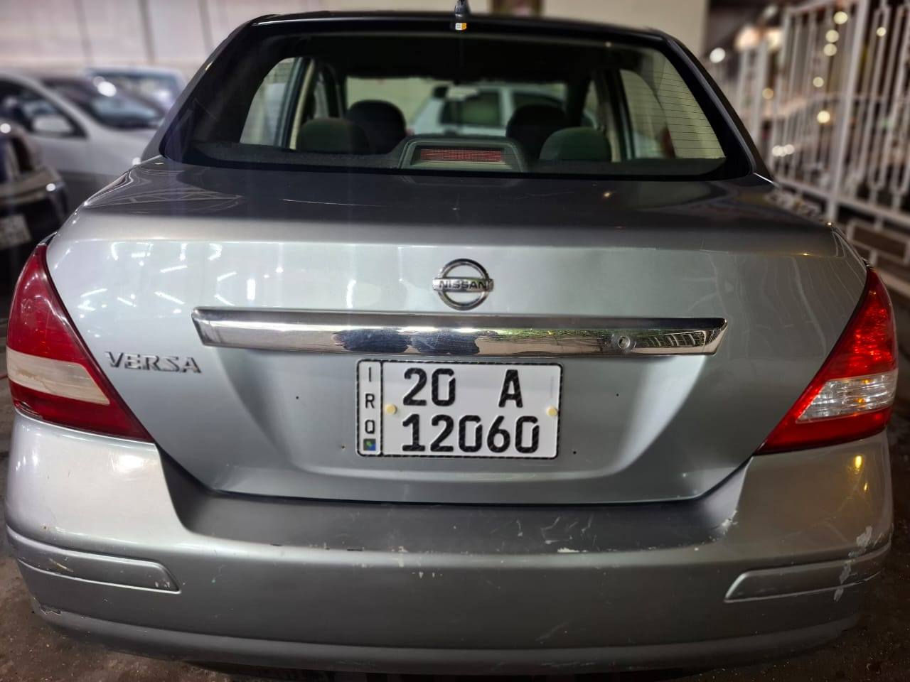 السلام عليكم نيسان فيرسا موديل ٢٠١١ رقم ديالى بأسمي سيارة جاهزة وكامله محرك طابوكه جديد كير جديد تبريدها ويه السويج تدفئه شغالة صدرها جيد كهربائيات كلها شغالة مكان السيارة ديالى بعقوبه سعرها ٧٣  وبيها مجال للاتصال ***********
