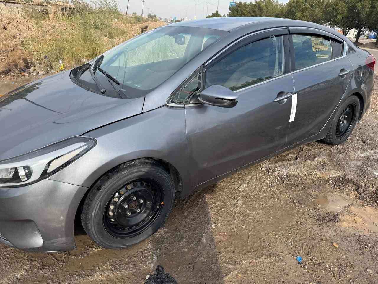 كيا فورتي 2017 امريكي فول مواصفات عدا الفتحه فئة S مواصفاتها بصمة تشغيل بصمة ابواب رادار امامي رادار جانبي شاشه كامره اشاير مري ومري شفط تحكم ستيرن رقم سليمانيه المشروع الوطني تحويل وكاله مباشر حادثها جاملغ خلفي وقبق الجنطه وشويه من الحوض وبيها صبغ حزام اثر طخات السياره بجم كفاله شواصي لغود تكم قماره كفاله  مكينة 2000 دوش جاهزه لا تنقيص ولا تبخير كير AT جاهزه حداديه اماميه خلفيه تخم تاير جديد تبريد تدفئه 
السعر 88 وبيها مجال للشراي مكانها اسكندريه *********** بي واتساب المحمودية, بابل
