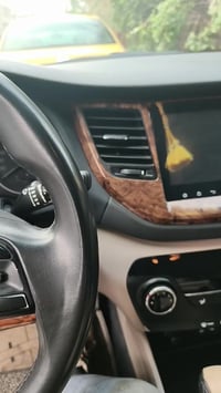 توسان للبيع ١٨سياره حلوه معنه الكلمه السعر ١٧٠  مكان السياره البياع ٠٧...