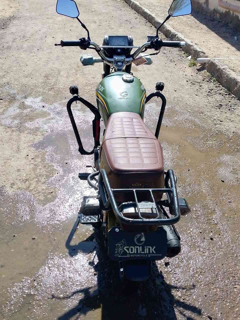 سونيك للبيع فقط بيع عطل بس الشاشه دراجه صلوات على محمد كلها شغال كهربائيات والسعر 850 ولي الشراي بيها مجال ***********
