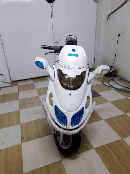 سلام عليكم للبيع ماطور مرزي نضيف كلشي شغال بي كهربائيات كله شغاله محرك بشرط تايرات جديد مكانه شقلاوه سعر 450
***********
