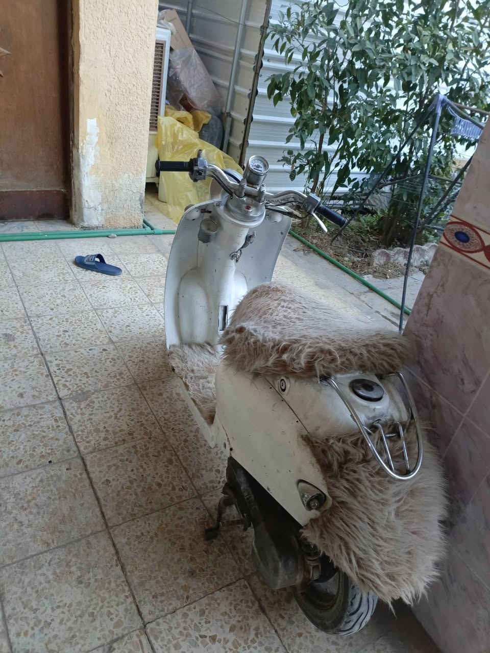 السلام عليكم
دراجه عبد الحليم ياباني السعر 150 وبيها مجال ***********
