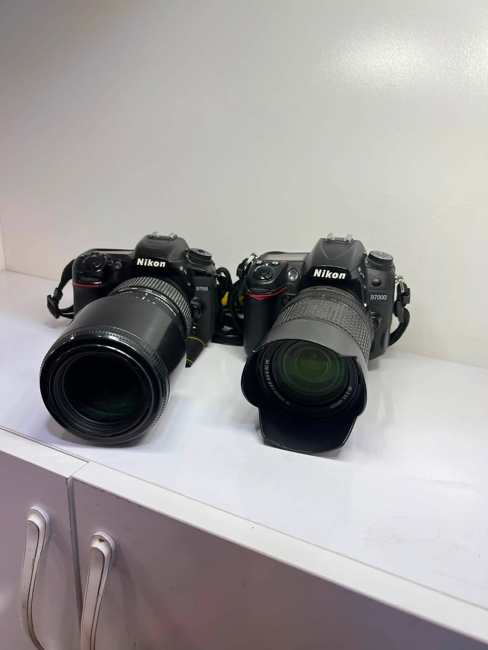 كاميرا نيكون1. D70002. D7500نضافة 99%للطلب والاستفسار التواصل ***********
