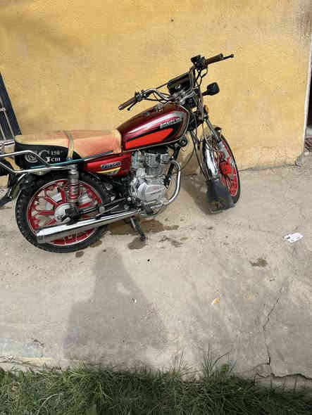 سلام عليكم شباب دراجه  سفانه لبيع  مديل 25مكفوله كفاله عامه  تشتغل  عن بعد تشتغل  بصمت أيد  لسعر 750 وبيها مجال ***********
