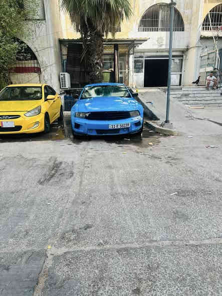 موستنك للبيع موديل 2012بسمي سياره كير ومكينه جديد حداديه تعبانه السعر65وبيه مجال مكان كراده ‭0771 485 2071‬
