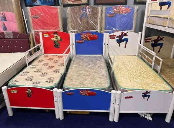 جرابي  اطفال حديد نفر شقل درجا اولى يوجد توصيل لحجز رقم واتساب📞***********
