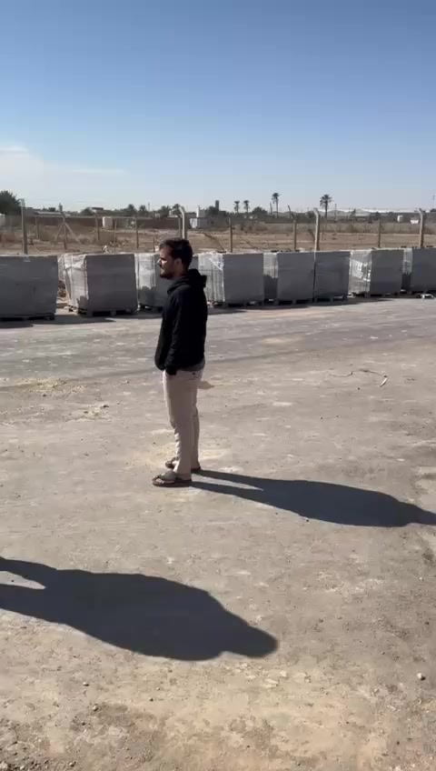 للبيع دارمساحه 160 متر مجمع الزهور السكني موقع جدا مميز مثل ماموضح بالفيديو مقابل شارع 20 
جاهز للسكن  
سعر بيت 115 مليون 
واصل دفع 55 مليون والباقي على مصرف عقاري متحول كامله معامله 
بلوك 22 رقم دار 19 
مستلم سند بيت اسمي 
يباع تطلوعه استفسار على رقم ***********
