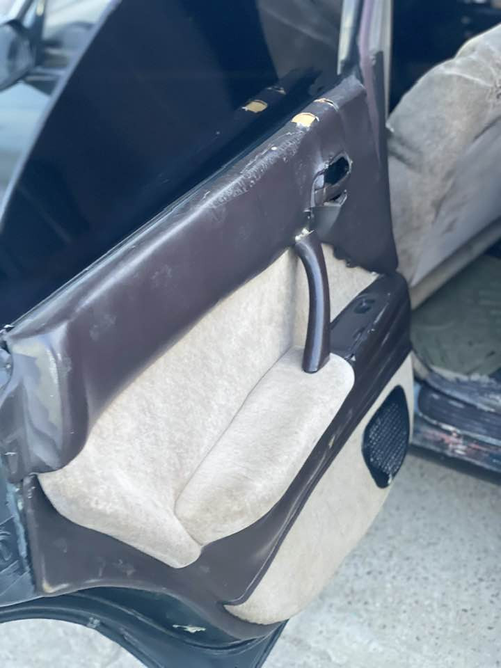 للبيع 
بطه كص 
محرك كير شرط يشك الكاع 
تخم تاير جديد
صدر جديد 
السياره جاهزه ماناقصها شي مكان السيآره تكريت الأستفسار آتصل ع صاحبها 
***********
