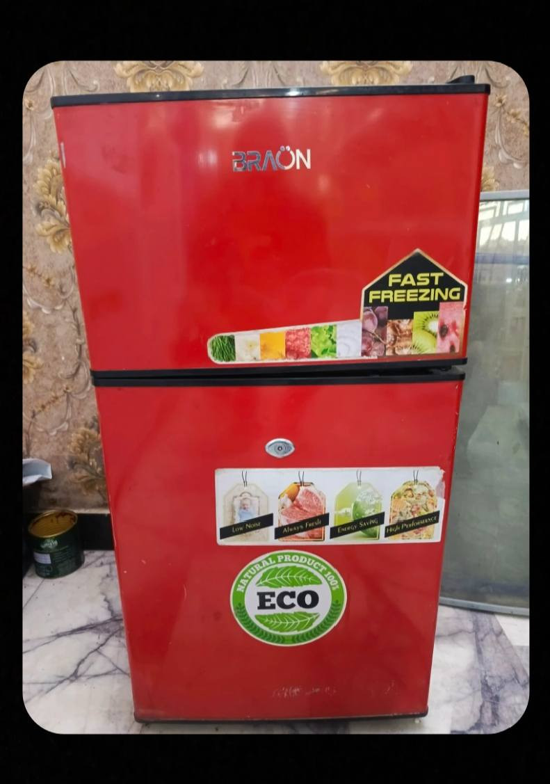 سلام عليكم ثلاجات ومجمده البيع نضافه 100/100 مستخدم شي قليل اخو الجديد مكاني بغداد جميله  شراي يتصل *********** يوجد لدينه توصيل
