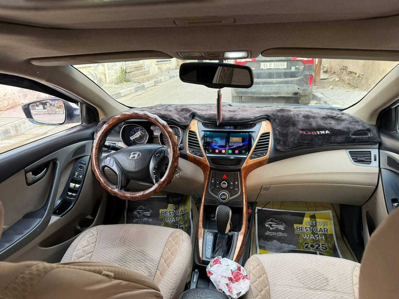 لنتره سلام عليكم للبيعموديل ١٥ خليجي فووول للخير بيهه ٤ قطع صبغ بدون دواخل كير مكينه مكفولات تبريد ثلج صدر خلفي امامي جديد تخم تاير جديد جاهزه للبيع او مراوس حسب القناعه السعر ١١٠ العنوان بغداد الحسينيه ***********
