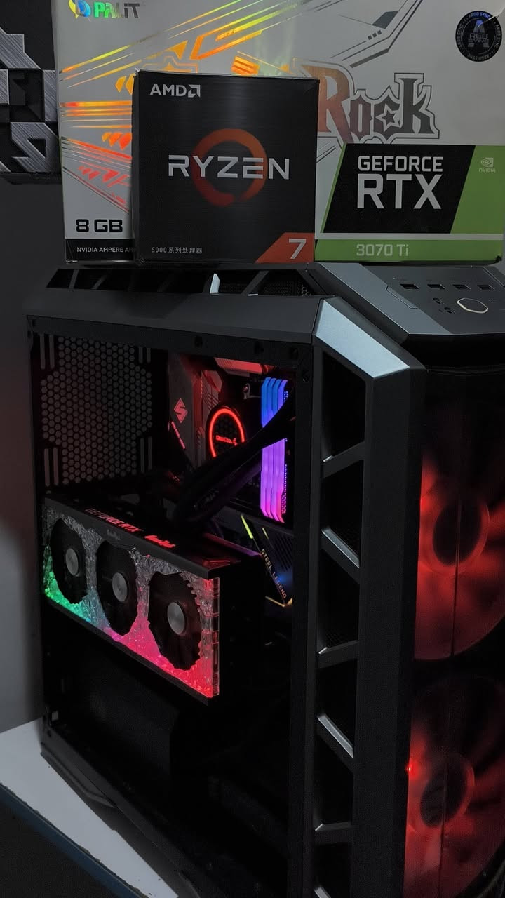 سلام عليكم جبتلكم تجميعه جديد + براندات

معالج: R7 5800X 
مذربورد: X570 asrock 
 رامات:4x8 3600 32 كورسير
كارت شاشة : RTX 3070TI  
التخزين : 512 m.2 
التخزين: 1t hdd
بورسبلاي: كورسير 850 
كيس : كولر ماستر 
عندك كل قطع الي ذكرتهن جديد ونضيف وعندك كارت شاشه ممفتوح شرط وموجود كاتونات قطع وقطع كلهن براندات قويه 

سعر 1370 الف
رقمي وتساب 
***********
ادمن 🌹
