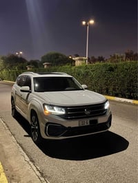 أطلس R-Line • ٢٠٢٢ • بدون صبغ