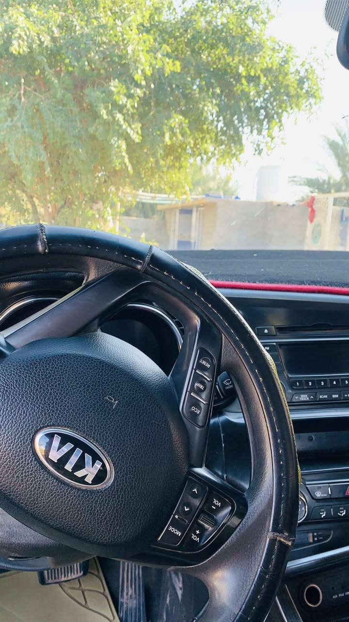 السلام عليكم بيع او مراوس  k5  موديل 12 كير مكينه تبريد شرط  ' محرك 2000   رقم  دولي ضربة جاملغ  سعر 105رقم ***********
