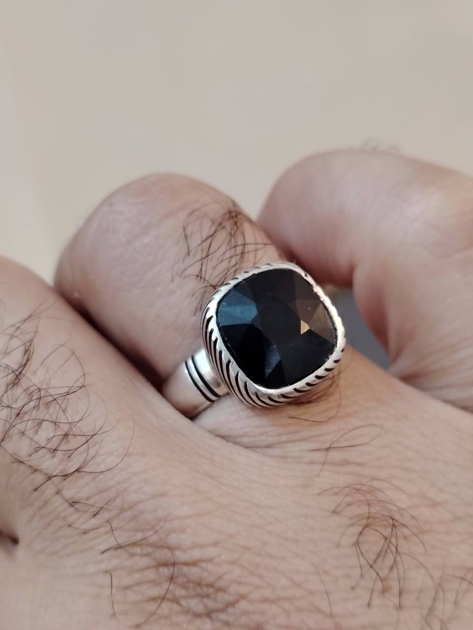 خاتم من حجر الزفير الافريقي الطبيعي
صياغه ثقيلة وجميلة فضه عيار ٩٢٥
يوجد توصيل إلى جميع المحافظات
التواصل ع الخاص او ع الواتساب ***********
