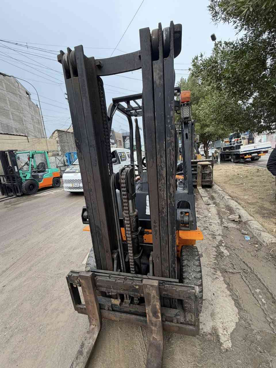 للبيع رافعة شوكية ازوزا (ISUZU)
الحمولة: 1 طن و800 كغم
الموديل: 2009
عدد السلايتات: 3 سلايتات
عدد الحركات: 3 حركات
كير ومحرك: بلادي بحالة ممتازة
الإطارات: تخم تاير جديد

📍 المكان: بغداد – الكرادة قرب مجمع مشن
📞 للاستفسار: ***********

جاهزة للعمل والفحص
