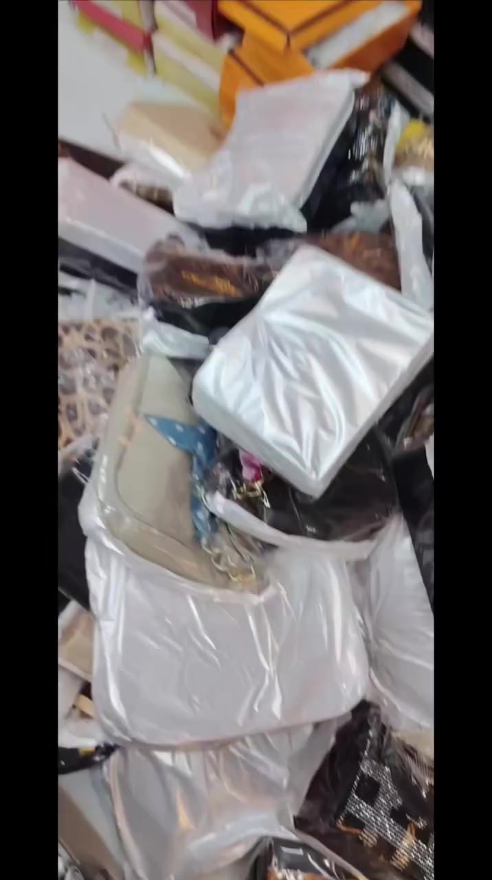 علق شكد متكدر ودخل بسحبه كل اسبوع هدايه قيمه ✨ 😍
(عروض سبيكل مستمره وياكم عرض يوم جنطه نسائي جمال شكل اناقه فول الفوووول بسعر 5000 الف وكميه كبيره عروض سبيكل مستمره وياكم عنوان بغداد لامين الثانيه شارع لارامل سوق شهداء ركن لامين مول مجمع سبيكل تحياتي لكم #سبيكل_سبيكل


**إذا كنت صاحب هذا الإعلان وتريد حذفه لأي سبب، رجاءا أرسل رسالة إلى الدعم الفني**