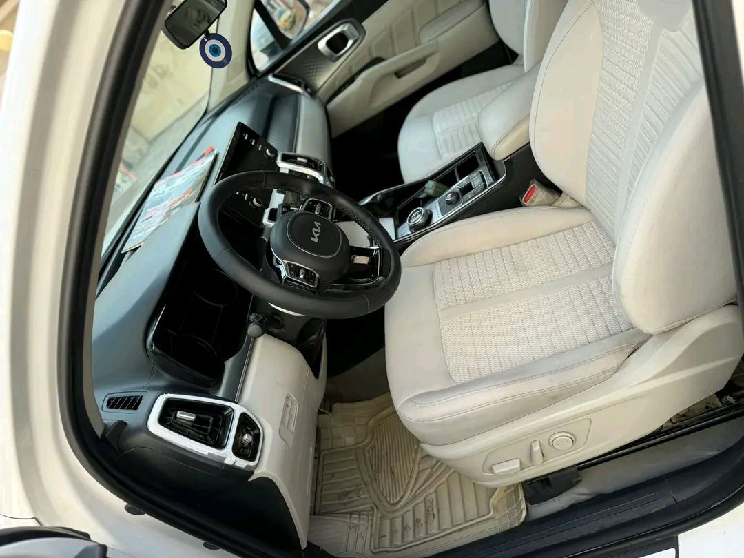 للبيع سورنتو خليجية ٢٠٢٣
السعر205ورقه وبيها مجال محرك ٦سلندر بصمه.   كشنات كهرباء جنطه كهربائيه شاشه وكامره ٧راكب مري شفط لايت عدسات 

ماشيه ٩٠)لف رقم بغداد مكاني الدوره  بنيد وباب بدون دواخل شايد بريك كهربائي شفتات كير بالاستيرن لد نهاري لاستفسار***********
