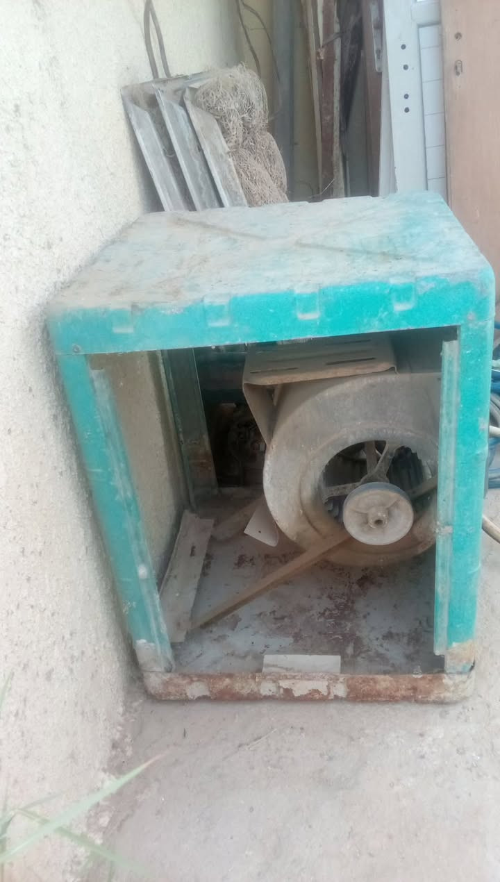 مبرده للبيع سعر 50 الف بيهه قايش وليف بس يرادلهه مأطور ع حجمهه الحوض مزنجر يرادلهه صبغ اكيد والكشر أمام عينكم جديد بس الحوض مزنجر امانت الله ورسوله اي ثقب مابيهه والي يتمم عليهه اول اصير اله وتحياتي الكم ♥️♥️


**إذا كنت صاحب هذا الإعلان وتريد حذفه لأي سبب، رجاءا أرسل رسالة إلى الدعم الفني**