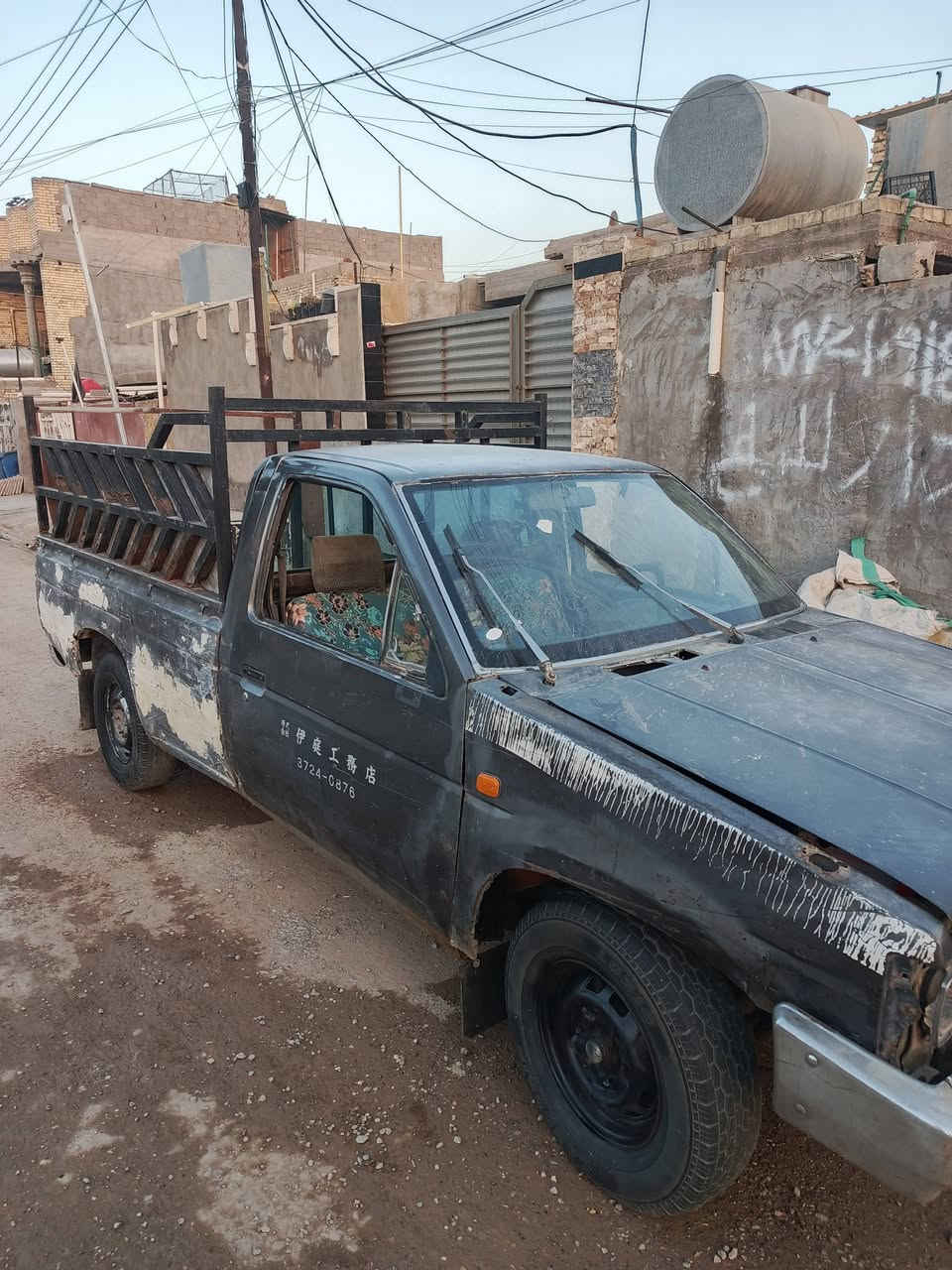 السلام عليكم بيكم نيسان للبيع موديل 1991 طويلة تحويل 
رقم ديالى السعر 20 وبيهة مجال اني مكلف بل نشر هذا رقم راعيهة ***********
