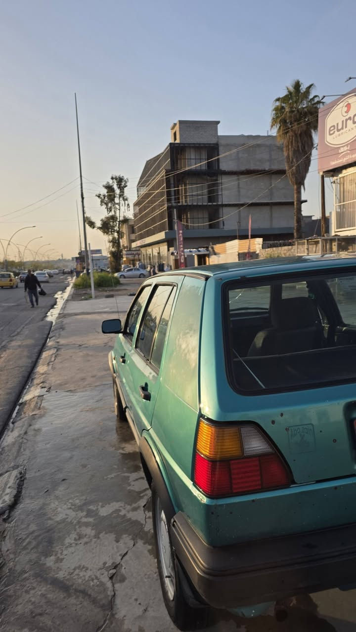 سياره كولف للبيع موديل 1992 كير عادي ستيرن بور سياره بسمي سنويه جديده رقم دولي نينوى بيها كابون دوشمه جديده مابيها صبغ سعر 33 وبيها مجال 
رقم الهاتف *********** بي وتساب أو مراسله الصفحه المكان الموصل حي المامون
