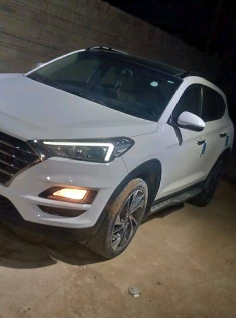 سلام عليكم
توكسان 2020 خليجي 
سياره فول مواصفات للخير 
رقم اربيل باسم شركه
محرك 2000دوش
ماشيه 60الف فقط 
سبير منازل 
بيها بارد شبر بل بنيد 
 حالوب بل بنيد 8فقط
شرط سياره بل كارتون 
واحله من صور 
سعر 200 وبيها مجال 
***********
