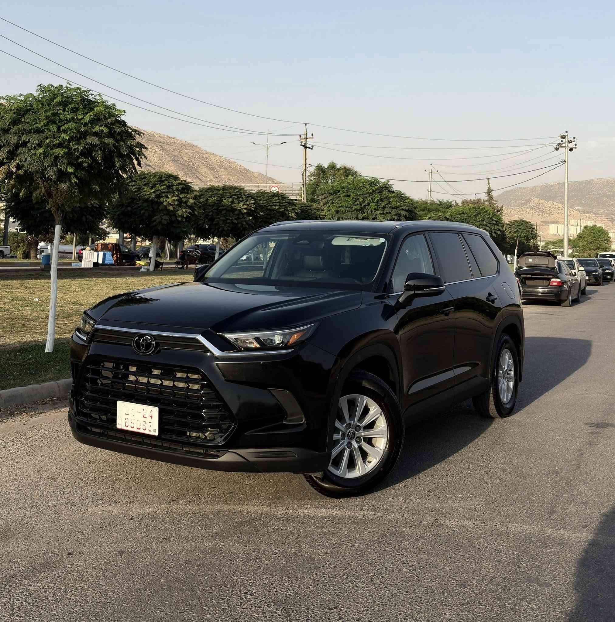 سلام عليكم
للبيع او المراوس 
السعر 353 وبيها مجال للشراي

تويوتا كراند هايلاندر 2024 ماشية 8 ميل بعدها زيرو

بيها باب صبغ وجاملغ تبديل شركة بدون ايرباكات ما عدا ايرباك التكمة 
رقم الشاصي : 5TDAAAB56RS020442

مواصفات XLE AWD
كشنات جلد وكهرباء 
دفع رباعي
تدفئة بالكشنات
تدفئة بالستيرن
7 راكب 
شاشة كبيره وعدادات شاشة
بصمة تشغيل وابواب
تبريد 3 مناخات 
3 قطع تبريد 
وضعيات قياده
هاندبريك بصمة
لايت اوتو
لايت زينون 
صندوق كهربائي
بردات حلفية
محافظة على المسار
نقاط عمياء
رادارات امامية وجانبية وخلفية
اوتو ستوب 
مانع انحدار

رقم الهاتف : 
***********
***********
