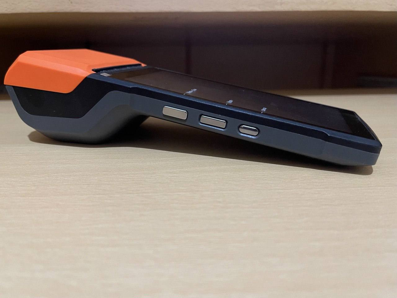 📢 للبيع جهاز POS (Wireless Data Terminal) مع جميع ملحقاته
جهاز نقطة بيع متنقل، كان مستخدم بمكتبتي لبيع كارتات الرصيد من شركة انتشار.

✅ نظيف جداً
✅ استعمال أقل من شهر
✅ يعمل بنظام Android
✅ طابعة حرارية مدمجة
✅ كامل الملحقات
✅ ويا الجهاز العلم الإعلاني الخاص بيه (لوحة باب المحل)

💰 السعر: 150,000 دينار عراقي (قابل للنقاش بالمعقول)

📍 الجهاز جاهز للتشغيل مباشرة ومناسب:
- للمكتبات
- محلات الموبايل
- بيع كارتات الرصيد
- نقاط الدفع

📲 التواصل حصراً واتساب على الرقم: ***********

الجادين فقط رجاءً 🙏
