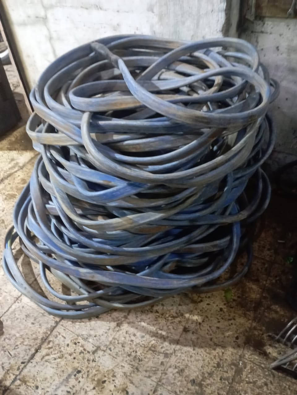 كابل نحاس التركي الأصلي الطول 167 متر استعمال خفيف السعر مناسب جدا ✔️01223307545📞


**إذا كنت صاحب هذا الإعلان وتريد حذفه لأي سبب، رجاءا أرسل رسالة إلى الدعم الفني**
