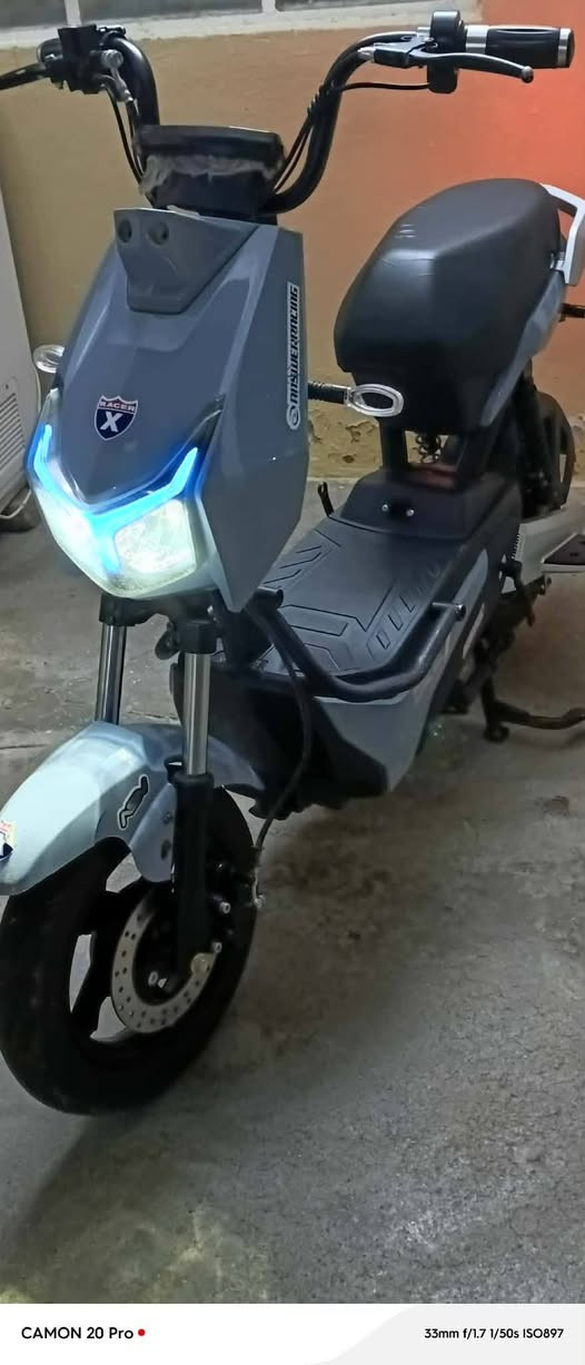 للبيع ماطور شحن 🔋⚡
حجم ١٦
لايت أمامي وخلفي شغالات
اشاير شغالات 
بطاريات ٤
 
السعر ٢١٠ وبي مجال شي قليل
الخاص مفتوح


**إذا كنت صاحب هذا الإعلان وتريد حذفه لأي سبب، رجاءا أرسل رسالة إلى الدعم الفني**