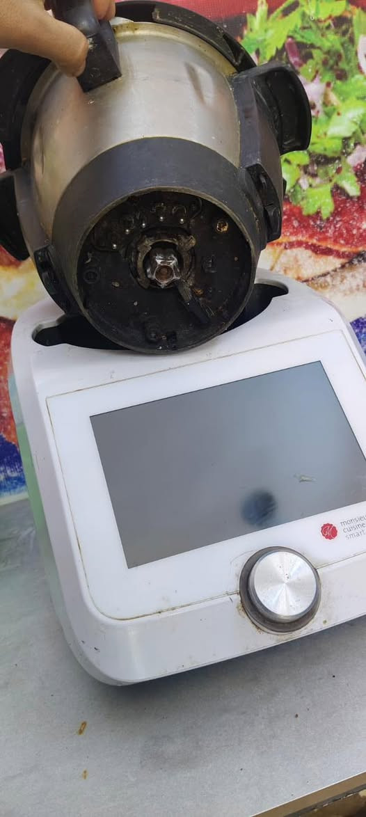 السلام عليكم غراض البيع مستخدمات بس تضيفات عواني بغداد الامين الثانية مكلف بل نشر صاحب الغراض ابو حسن ***********
