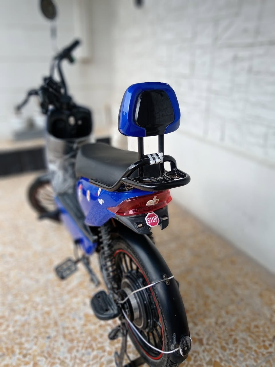 السلام عليكم 
ماطور حجم ٢٠ 
اربع باتري دبل كبير 
اشارة هورن لايت 
نضام سرقه 
سويج و بصمه 
تشغيل عن بعد 
تثبيت سرعه 
الباتري تاخذ شرط الفحص 
عنوان موصل حي السماح 
السعر 270 بي مجال


**إذا كنت صاحب هذا الإعلان وتريد حذفه لأي سبب، رجاءا أرسل رسالة إلى الدعم الفني**