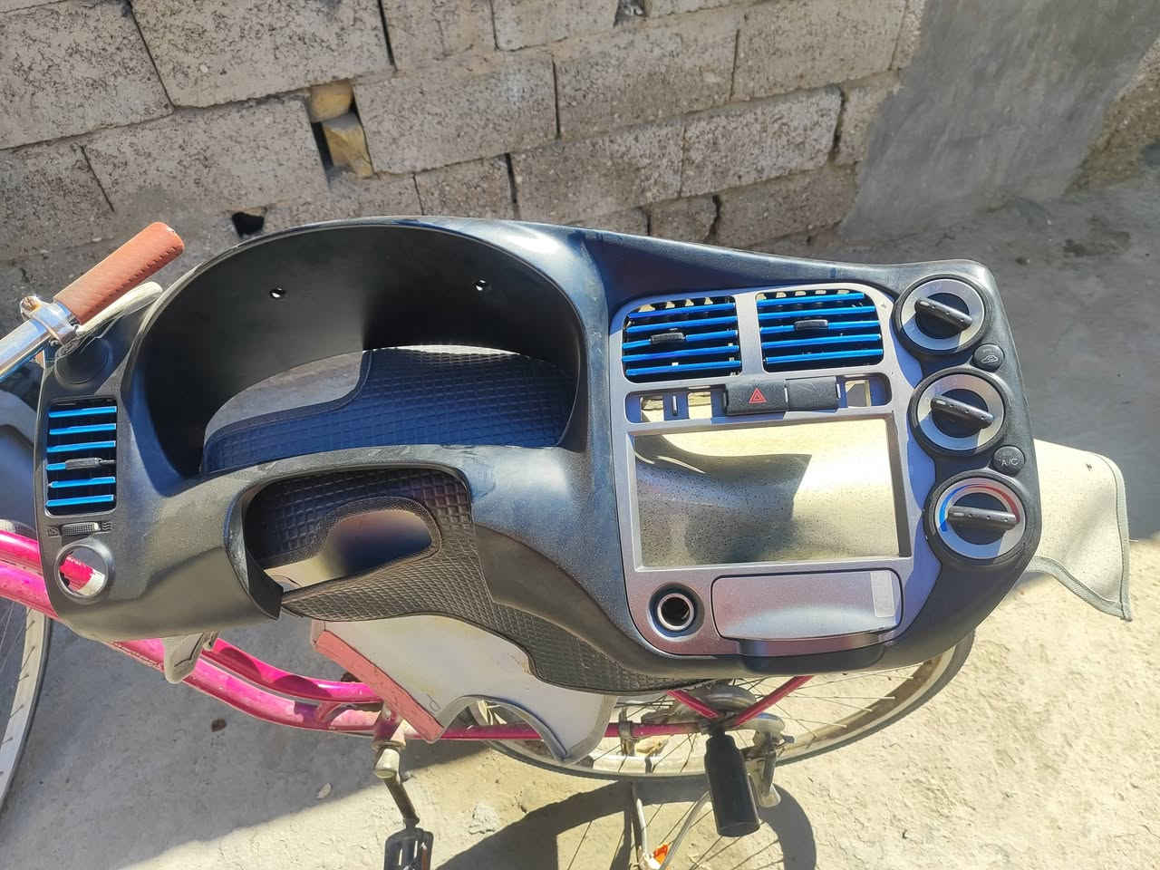 سلام عليكم وجهى تشبول نضيف حيل جوكات شغلات شرط حته الكلوبات شغاله مال جوكات سعر ب 30 قفل الله شاهد لا كسر ولا فطر فتحته من سيارتي وريد ابيعه مكاني بغداد ه‍......***********
