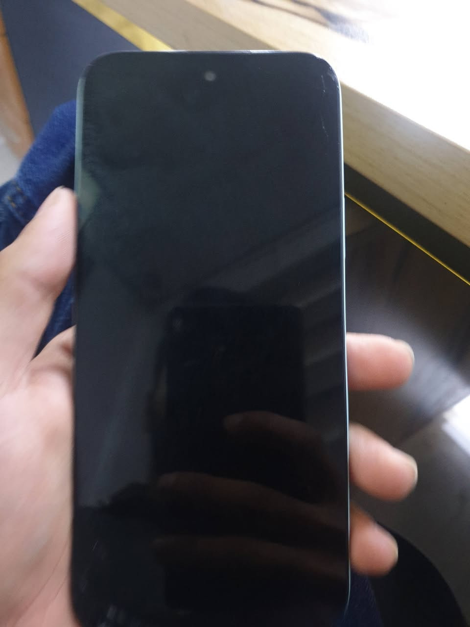 هونر x6c ذاكرته 128 الجهاز بلادي مامفتوح فقط الشاشه بيه فطور من فوك ومن جوة الجهاز كله بلادي وكله شغال اتصال اتترنيت بصمات كله شغال جهاز نضيف 
السعر 110 وبي مجال
ديالى بعقوبه التحرير
***********
