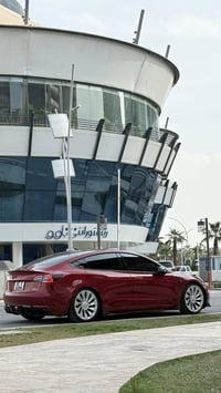السعر = 225 ورقة للبيع او مراوس Tesla Model 3 Performance 2023   كت كا...
