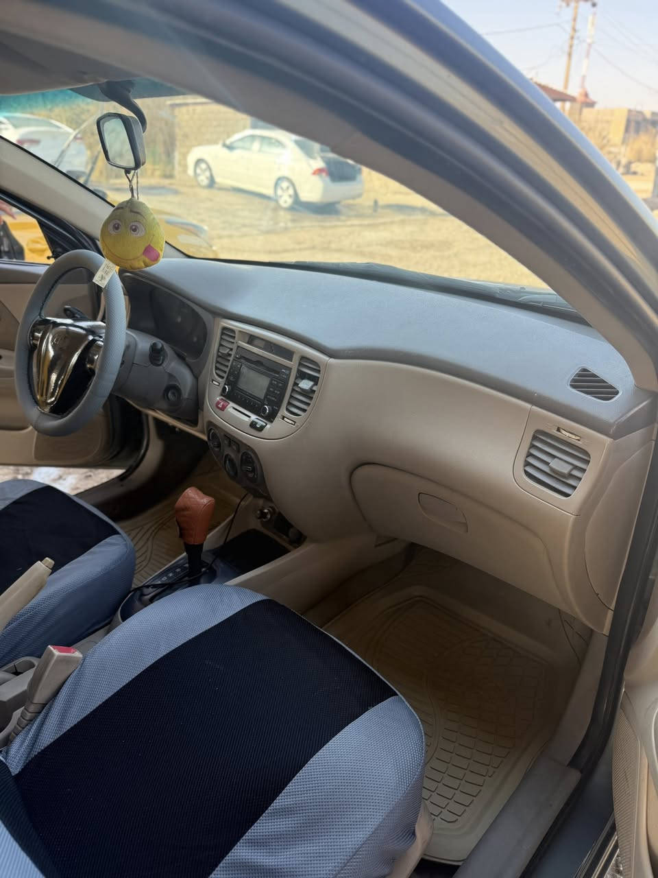 السلام عليكم
كيا ريو 2009 رقم أربيل 
سيارة جاهزة ع 24 حباية مابيها نقص برغي 
كير مكينة حدادية
 مشط ستيرن كهربائيات كلها جديدة 
كير اوتو محرك 1600 سيارة خليجي مكاني ديوانية 
***********
***********
شباب مكلف بالنشر
