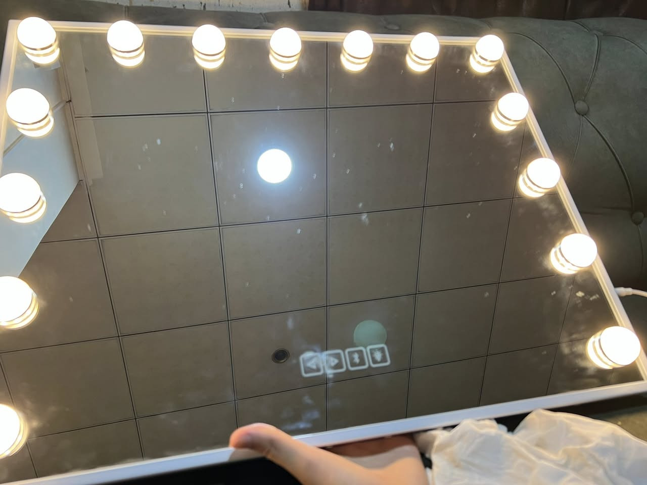 مرايا ليد سبيكر بلوتوث و بيها مكان usb سعر ٣٥ الف


**إذا كنت صاحب هذا الإعلان وتريد حذفه لأي سبب، رجاءا أرسل رسالة إلى الدعم الفني**