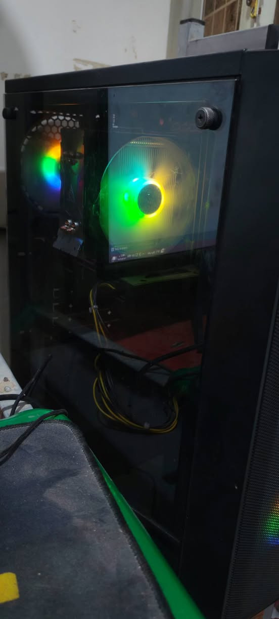 السلام عليكم كيس للبيع استعمال قليل
الموصفات 
كارت الشاشه rtx 4060ti 16gb كيكا بايت
المعالج i5 12400 12gen
المذربورد H610 
الرامات 32gb 2x16 3200HZ (مع رام 8gb هديه)
الهارد ssd 512 و hdd 1tp (مع هارد 512 hdd هديه)
البور سبلاي 650w
المبرد غازي
ضمان شهر على اي قطعه ب الكيس
السعر مليون و 150
مكاني بابل الحله
***********
