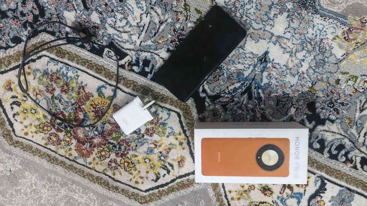 اخوان تلفون هونر x9b 5g شغال بس الشاشة مكسوره وما تلمس وبي ضربه بسيطه بكلاس الكامرة يعني ماماثر عليها كارتونه وياه وشاحنته الاصليه اكتب سعر وقيم وبالعافيه عنواني كربلاء Singapore


**إذا كنت صاحب هذا الإعلان وتريد حذفه لأي سبب، رجاءا أرسل رسالة إلى الدعم الفني**